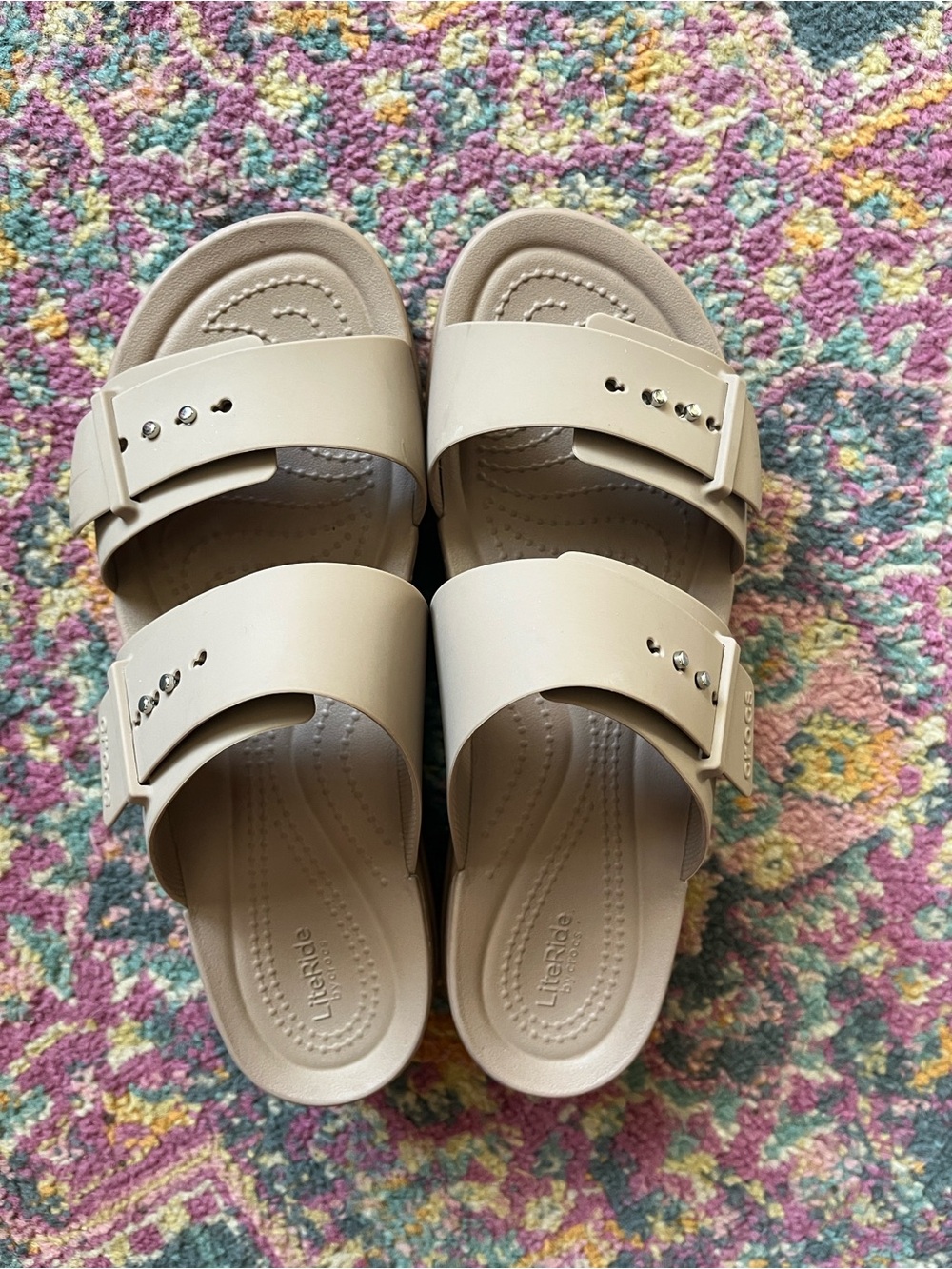 Crocs Women’s Brooklyn Wedge Sandals - Picture 3 of 6